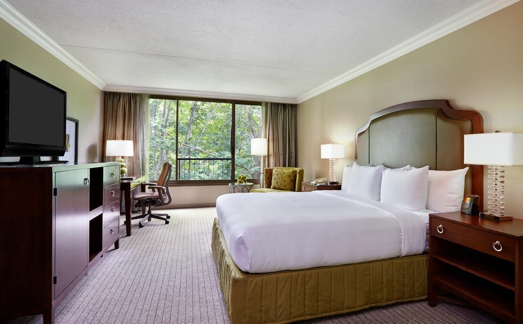 Hilton Westchester Rye Brook Экстерьер фото