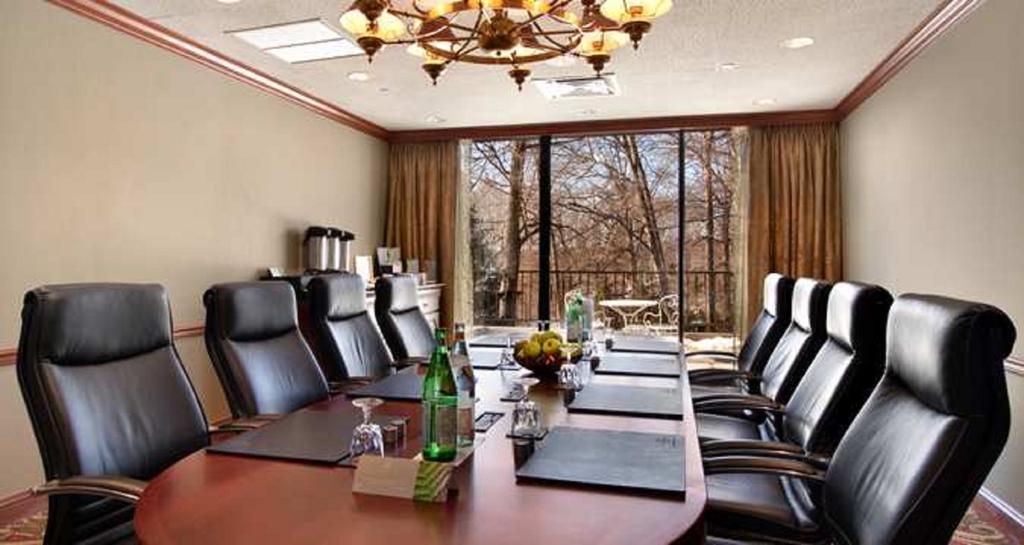 Hilton Westchester Rye Brook Экстерьер фото