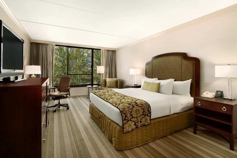 Hilton Westchester Rye Brook Экстерьер фото
