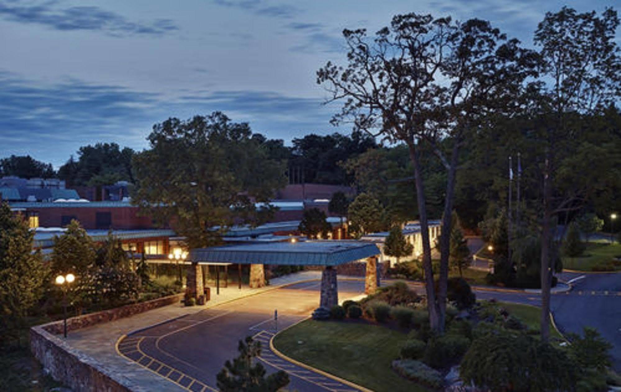 Hilton Westchester Rye Brook Экстерьер фото