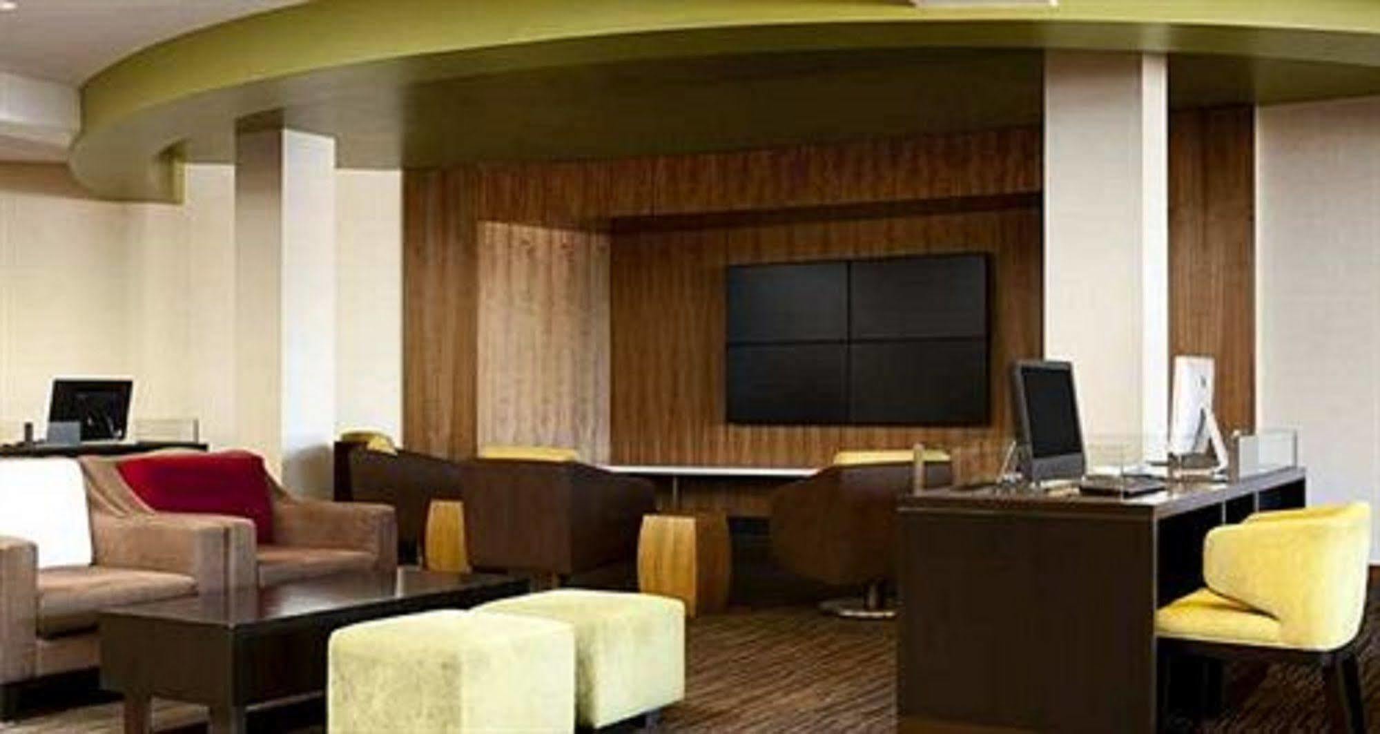 Hilton Westchester Rye Brook Экстерьер фото