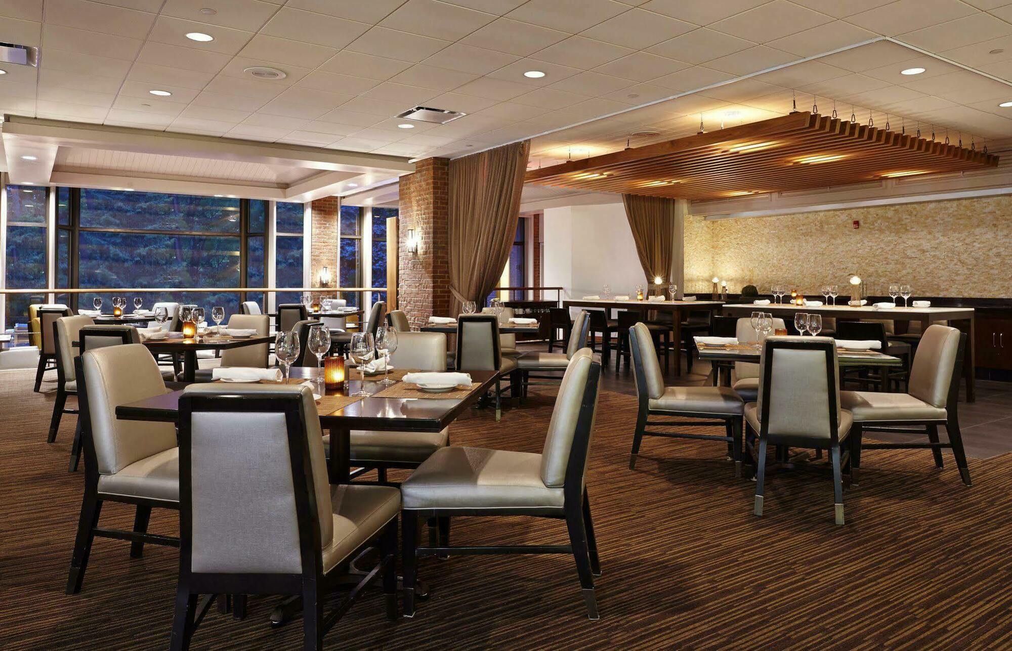 Hilton Westchester Rye Brook Экстерьер фото