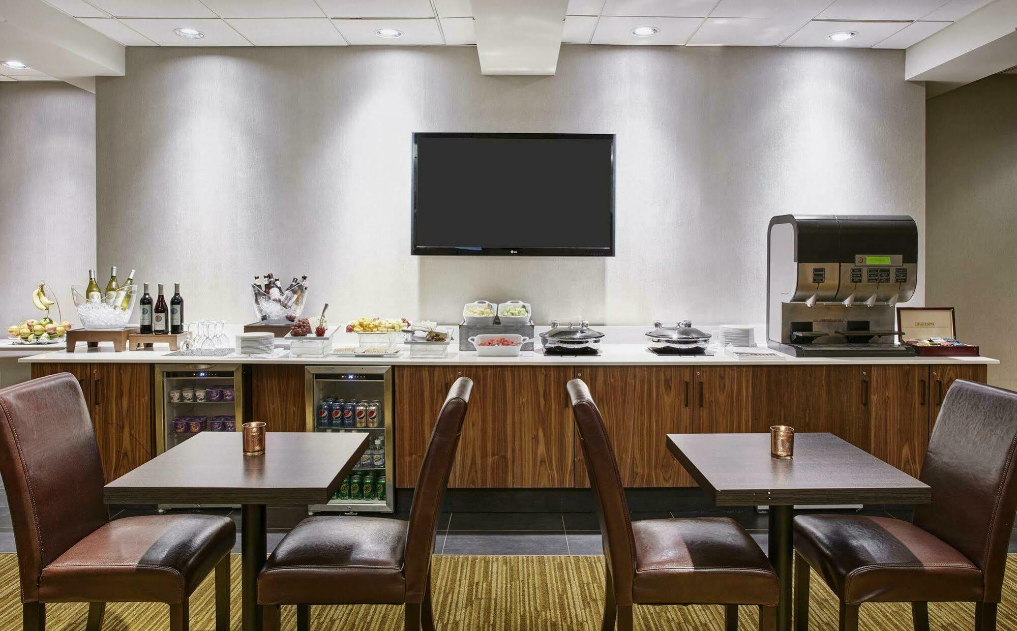 Hilton Westchester Rye Brook Экстерьер фото
